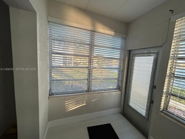 Building Photo - 270 NE 191st St