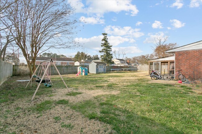 Building Photo - 18 S Greenfield Ave