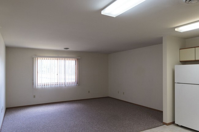 Living Area - Winngate Village