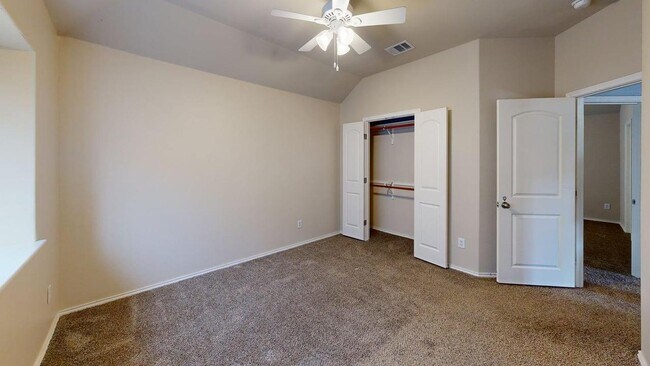 Building Photo - 314 Sycamore St