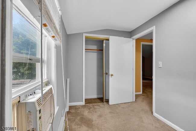 Building Photo - 128 South Ave