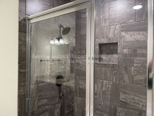 Building Photo - 5157 Peach Dr