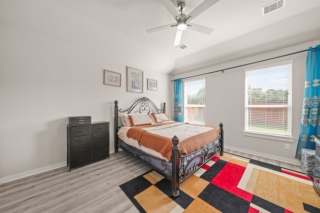 Building Photo - 18419 Windy Knl Wy