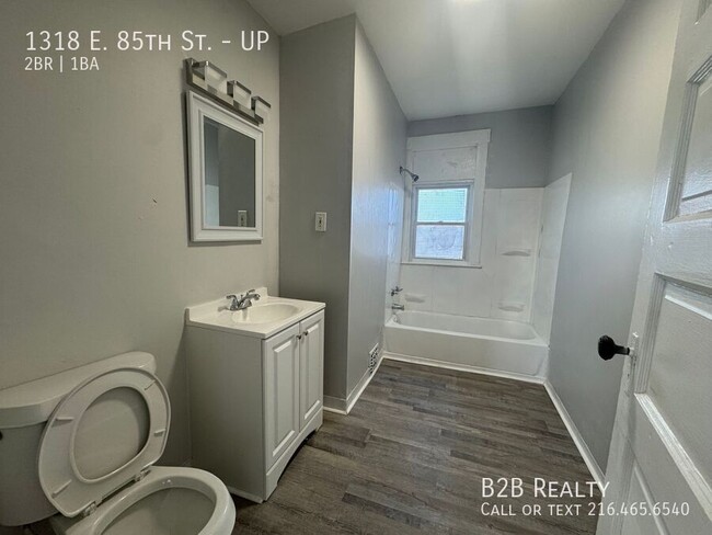 Building Photo - 1318 E 85th St