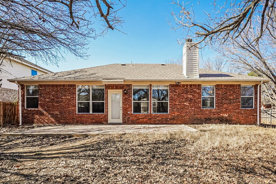 Building Photo - 3821 Willowick Cir