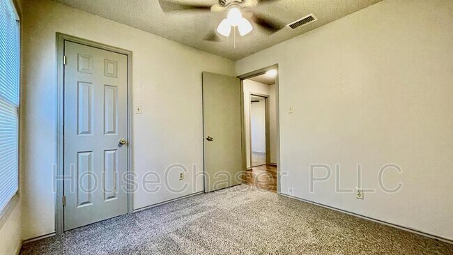 Building Photo - 3717 102nd St