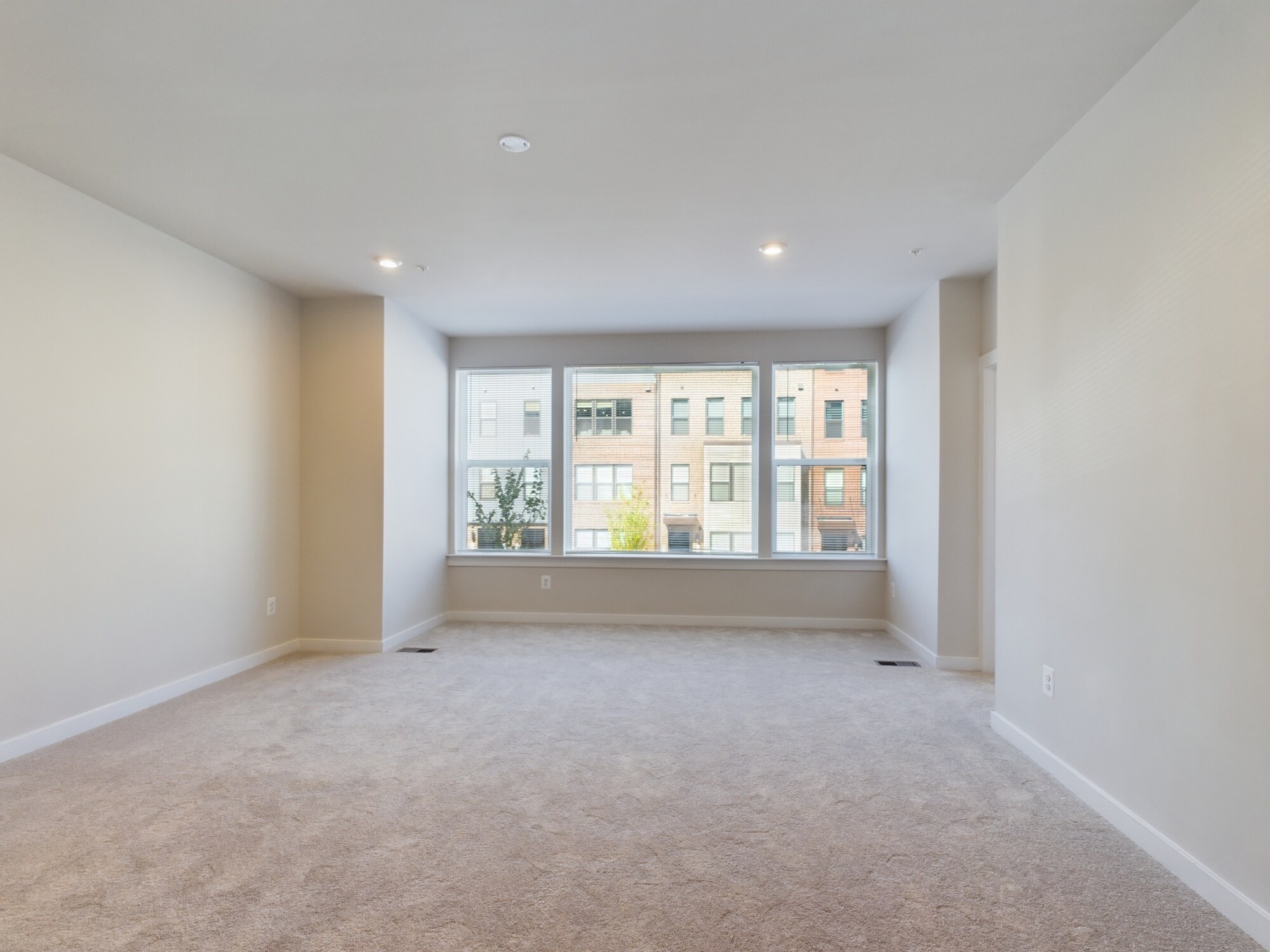 Building Photo - 43801 Middleway Ter