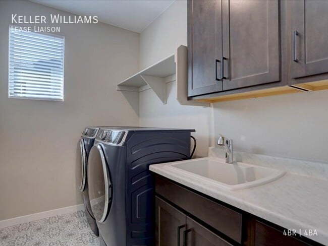 Building Photo - 8800 Hugo Dr