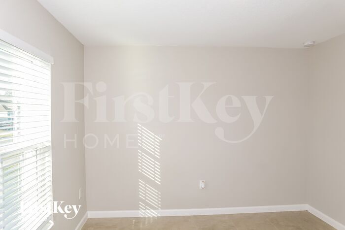 Building Photo - 470 Earhart Dr