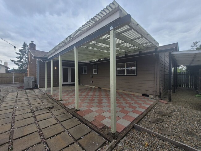 Building Photo - Charming 3 bedroom 2 bath.