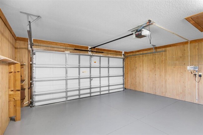 Building Photo - 5622 King James Ave