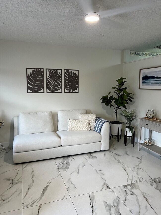 Building Photo - 900 SW 10th Terrace