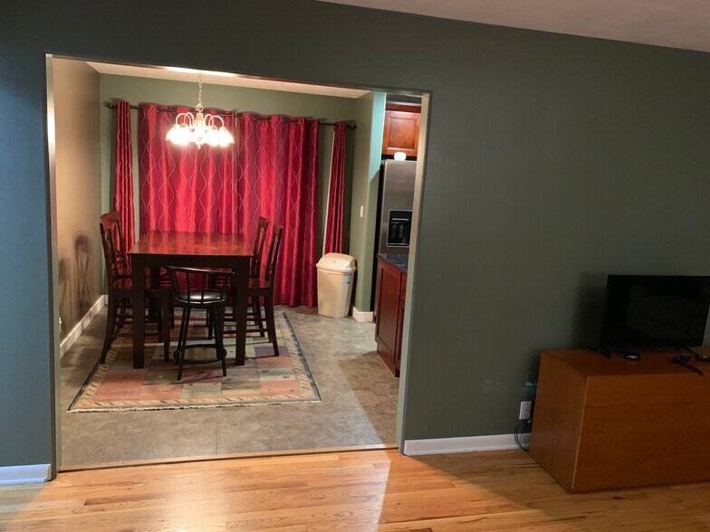 Building Photo - 1921 N 67th St