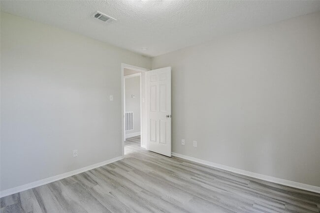 Building Photo - 3223 Deep Anchor Way