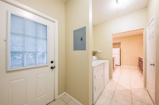 Building Photo - 2809 E 22nd St