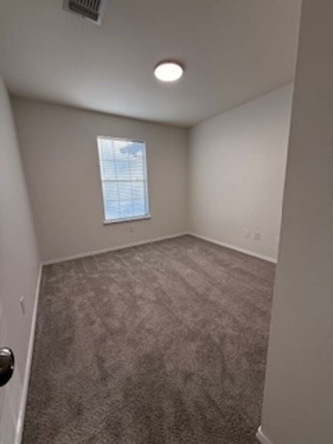 Building Photo - Gated Community Near Medical Center