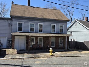 Building Photo - 9 Maple St