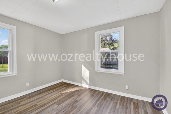 Building Photo - 123 S Masters Ct