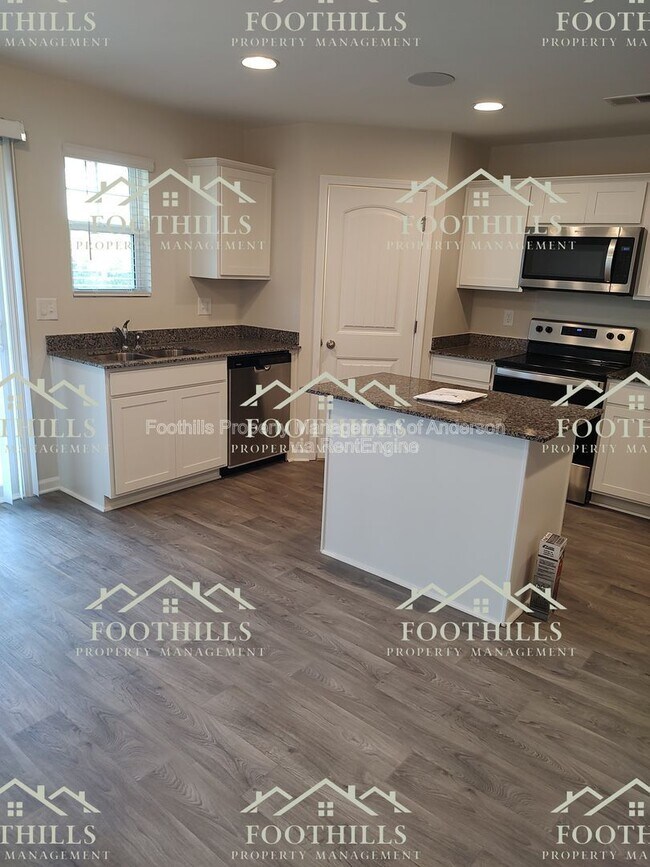 Building Photo - 145 Adger Rd