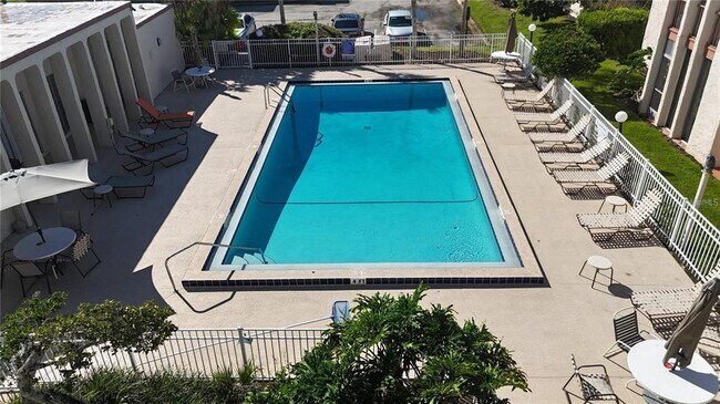 Building Photo - 534 Orange Dr