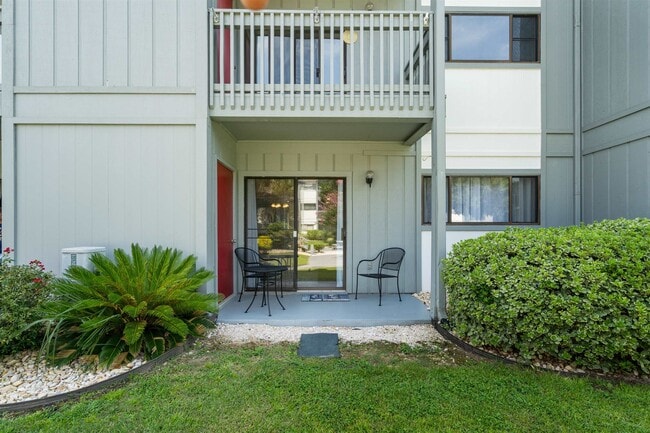 Building Photo - 7700 Porcher Dr
