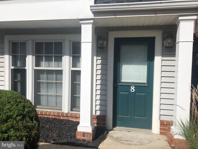 Primary Photo - 4733 Bradley Blvd