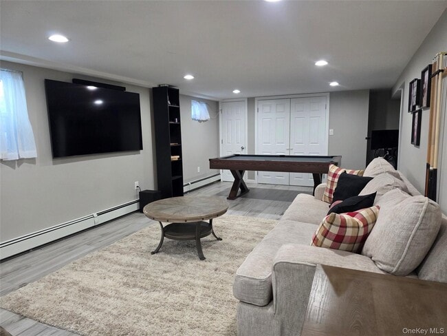 Building Photo - 181 Barrymore Blvd