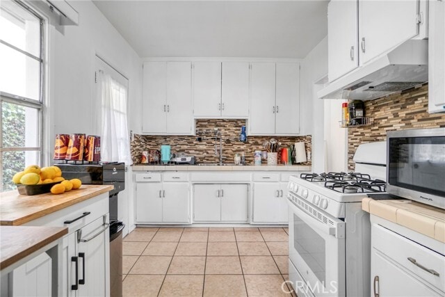 Building Photo - 15215 Normandie Ave