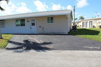 Building Photo - 2719 Peer Ln