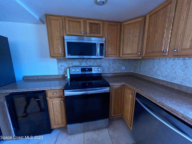 Building Photo - 3135 Shady Dell Ln