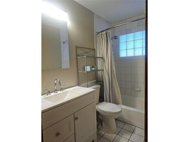 Building Photo - 1209 Pearson Pkwy