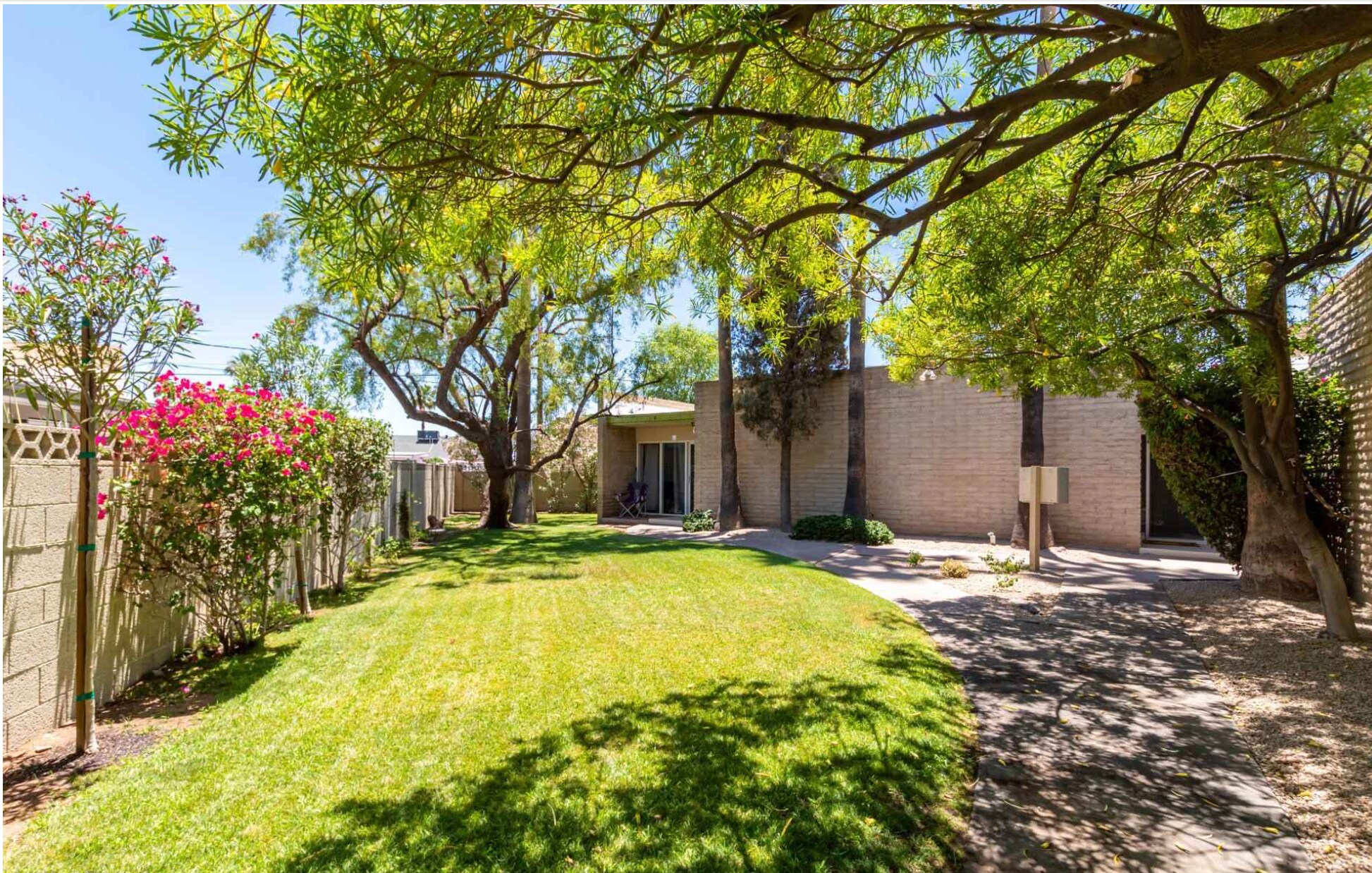 Building Photo - 4352 N 36th Plz