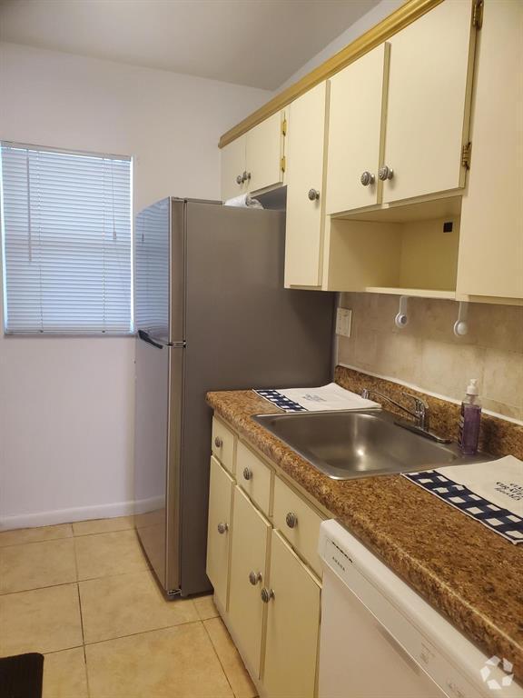 Building Photo - 3274 Coral Ridge Dr