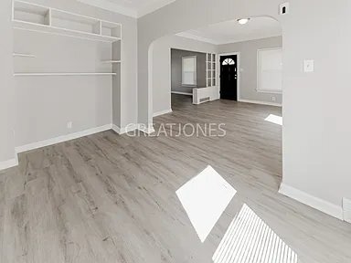 Building Photo - 2919 Iowa St