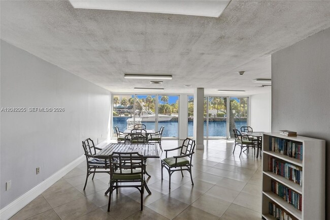 Building Photo - 13155 Ixora Ct