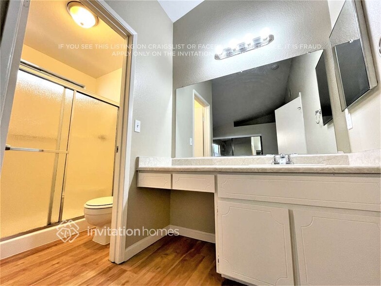 Building Photo - 160 Hawthorne Dr