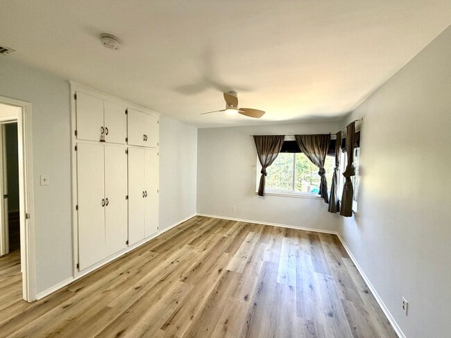 Building Photo - Beautiful Newly Renovated 3BD 2BA