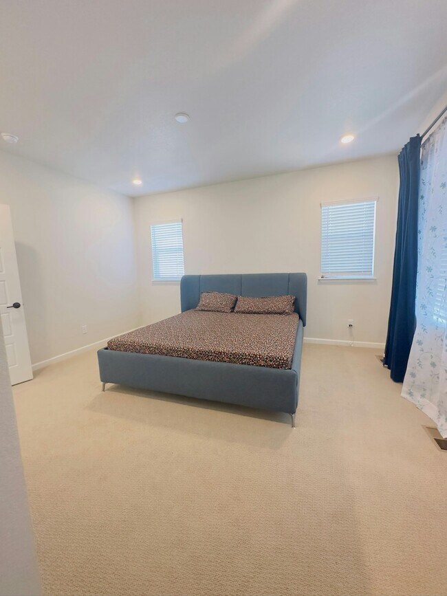 Building Photo - 6944 Hidden Cv Ct