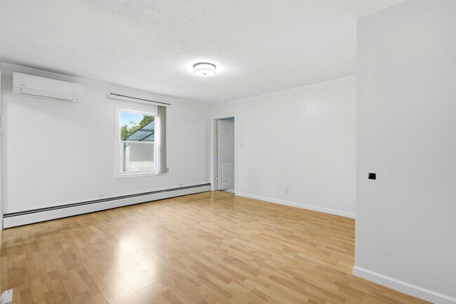 Building Photo - 8885 Cardwell St