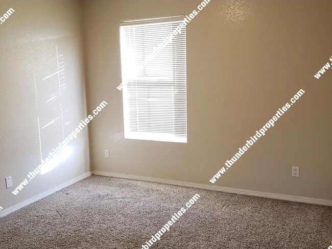 Building Photo - Gated Community available NOW!