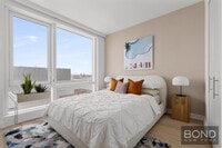 Building Photo - 555 W 38th St