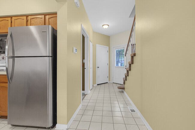 Building Photo - 1126 Regency Dr