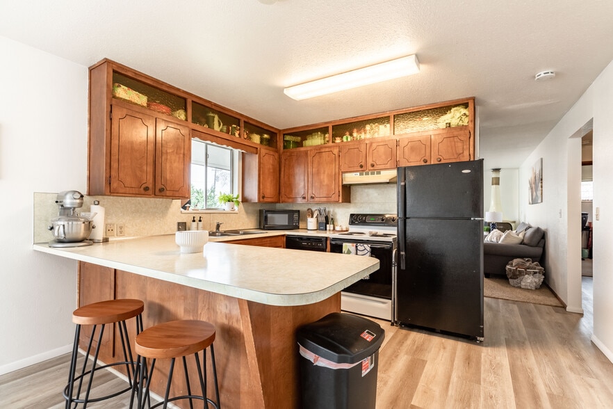 Building Photo - 815 Orchard Dr
