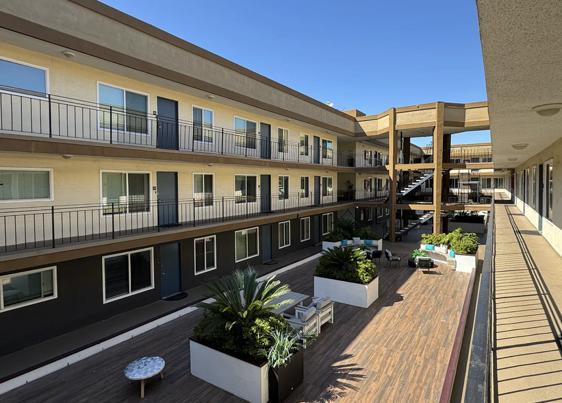 Building Photo - 391 Ximeno Ave