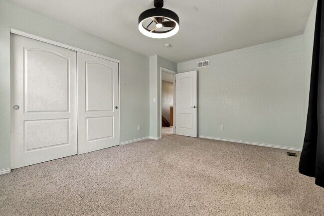 Building Photo - 3-Bedroom Home + Separate Office & Loft | 3-Car Garage