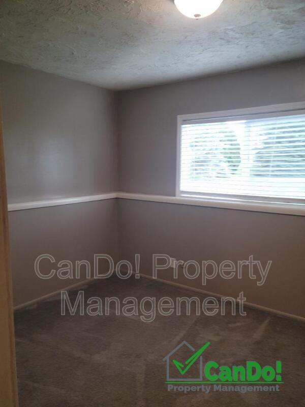 Building Photo - 210 Carol Dr