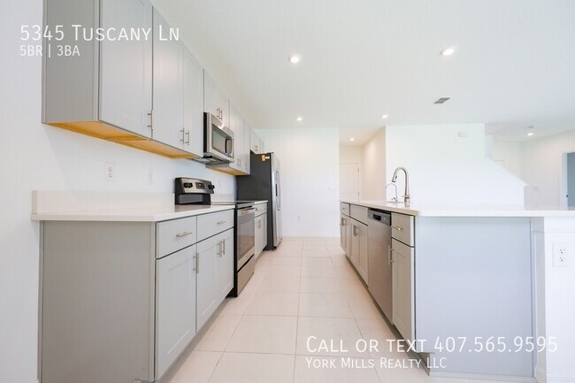 Building Photo - 5345 Tuscany Ln