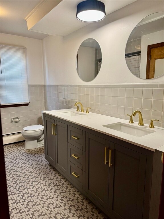 Building Photo - 156 Nichols Ave