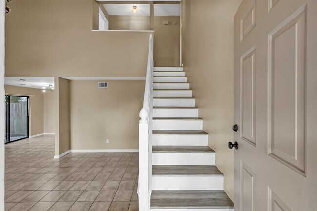 Building Photo - 16906 Timberwork Rd