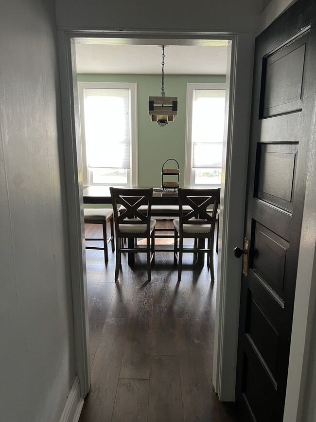 Building Photo - 3020 Parnell Ave